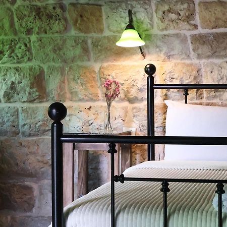 Stone Cellars Hotell Douma Exteriör bild